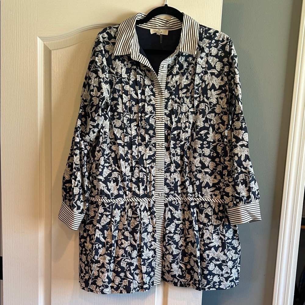Entro Navy Blue and White Floral Dress